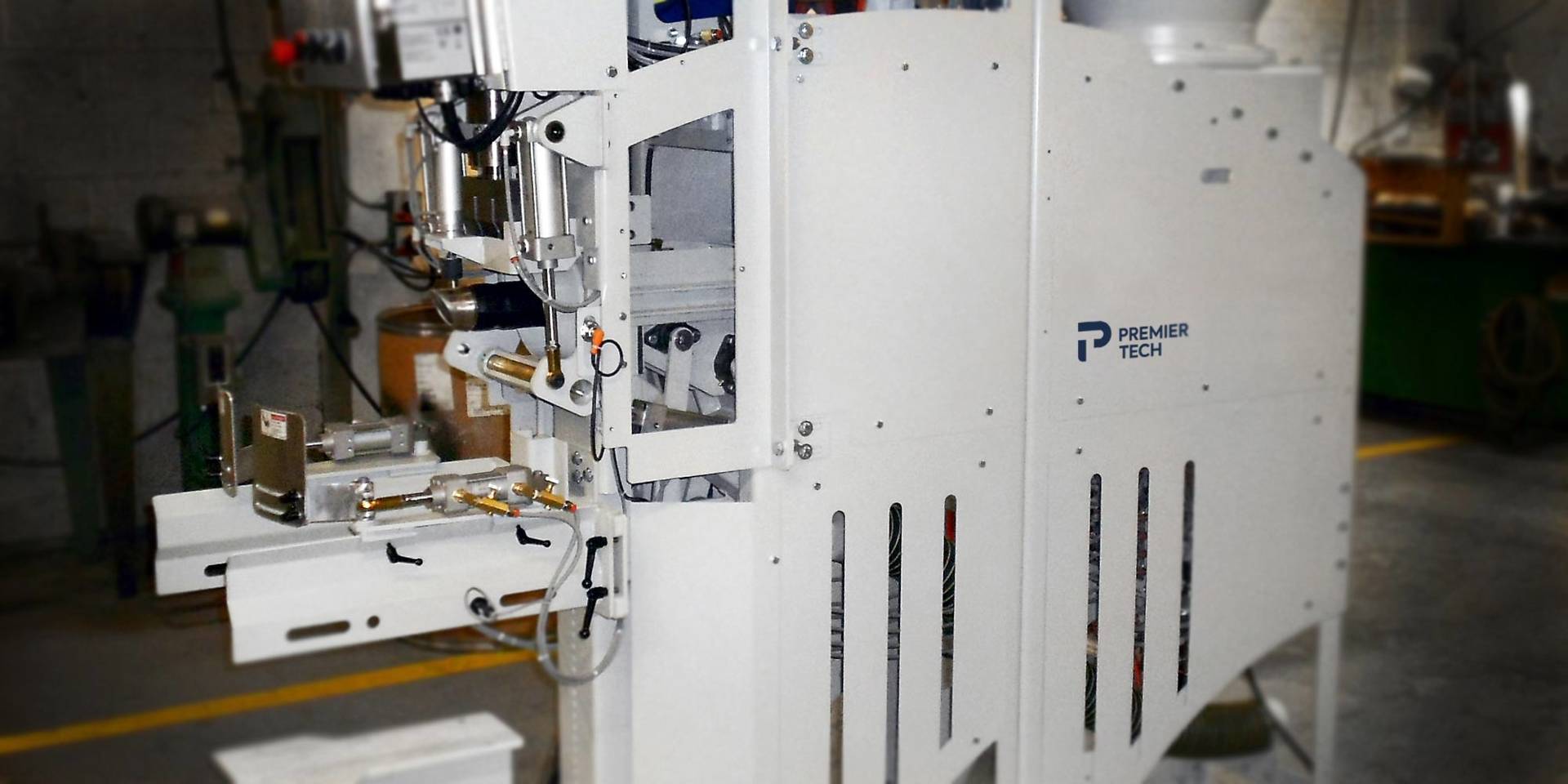main_video - air_packer_splashimage Air packer - packaging equipment in manufacturing plant