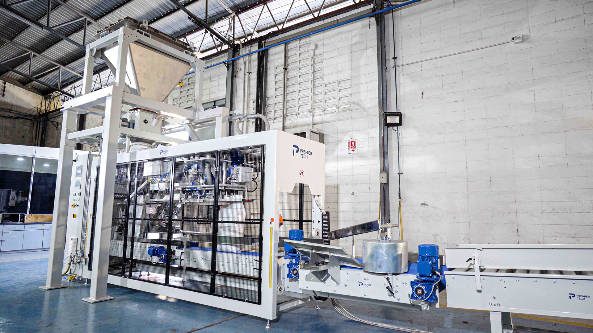 oml-1060-open-mouth-bagging-machine Compact open-mouth bagging machine
